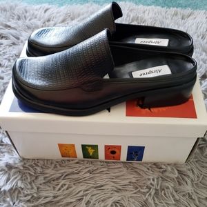 Ladies black slides sz 6 1/2 Brand New.
